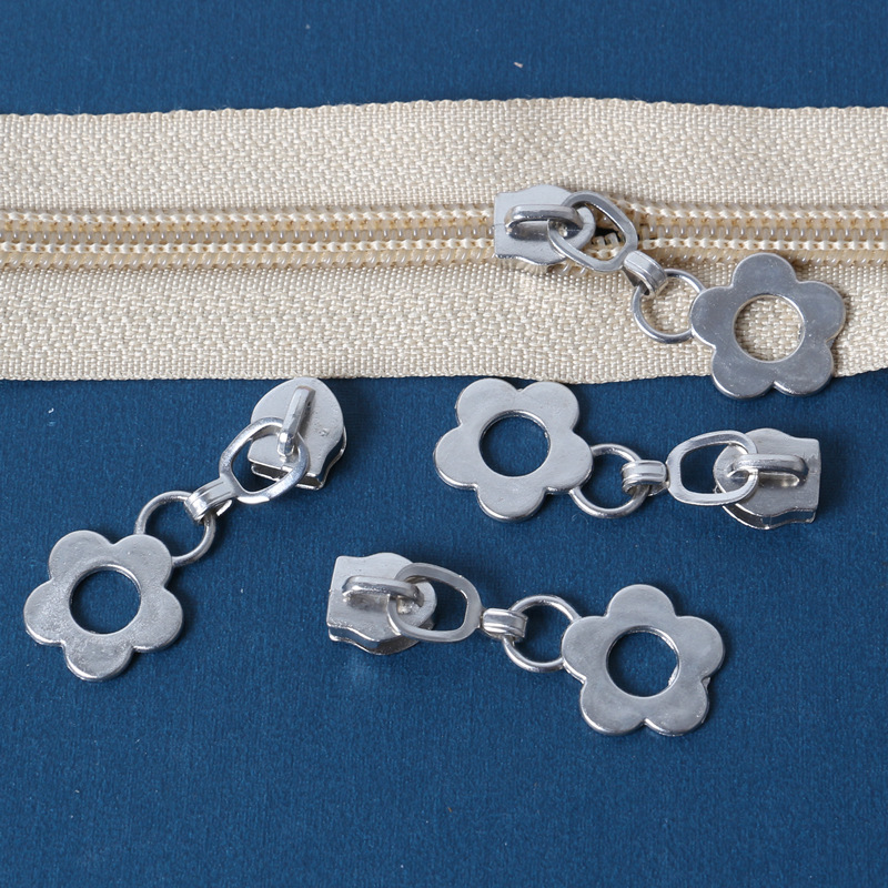 10Pcs 5# Nylon Zipper Slider Metal Flower Heart Puller Replacement Tailor Sewing - Picture 6 of 7